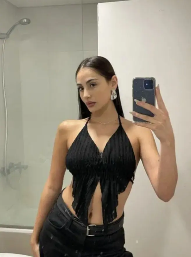 dokonji (18) female from US - sexting partner