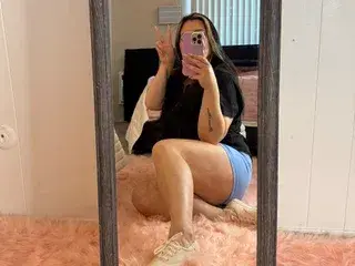 dotypale (18) female from US - sexting partner