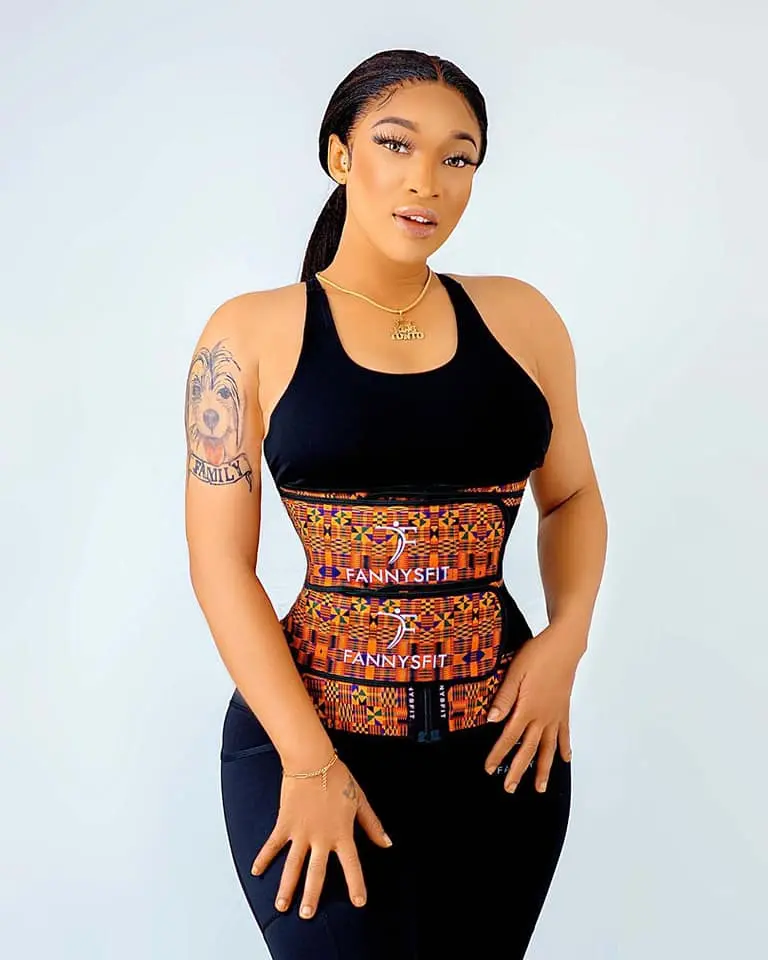 doxoqusu (18) female from BE - sexting partner