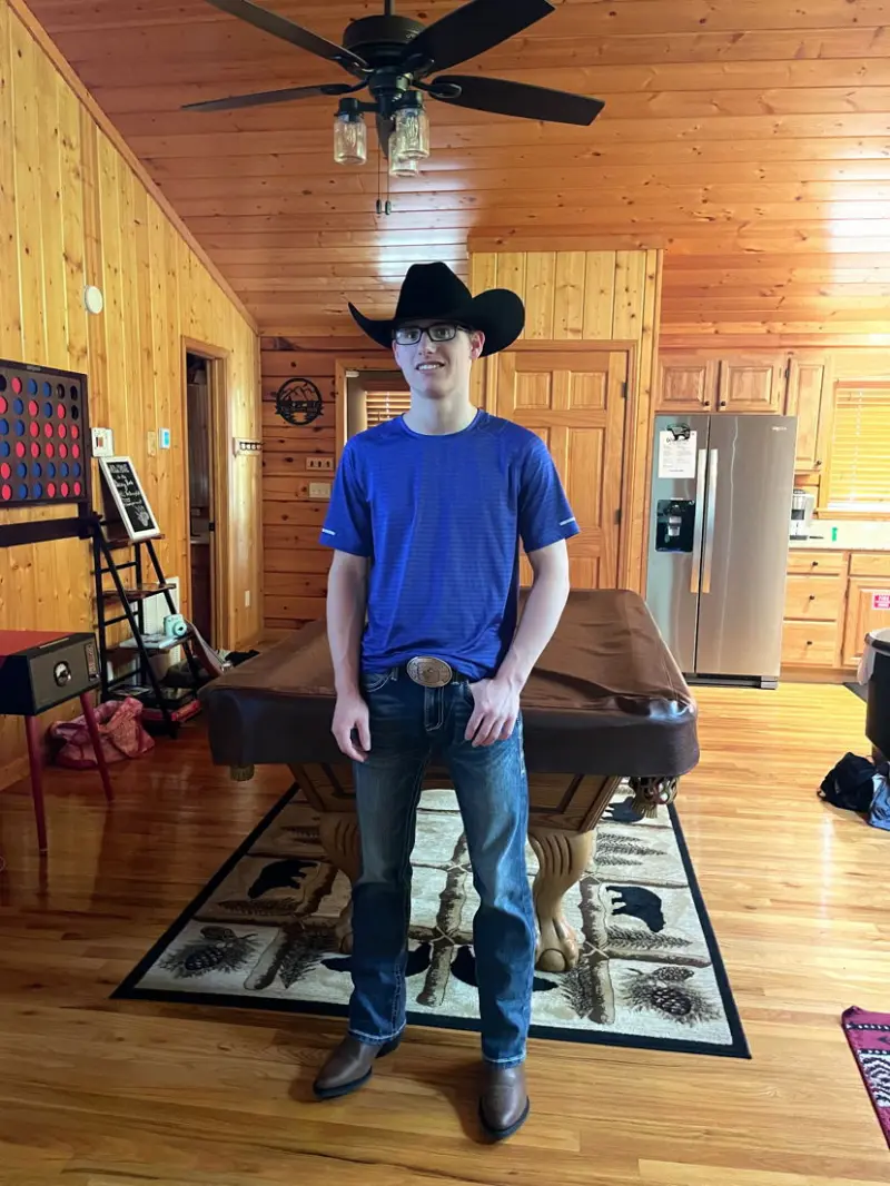 drakebond98 (18) male from US - sexting partner