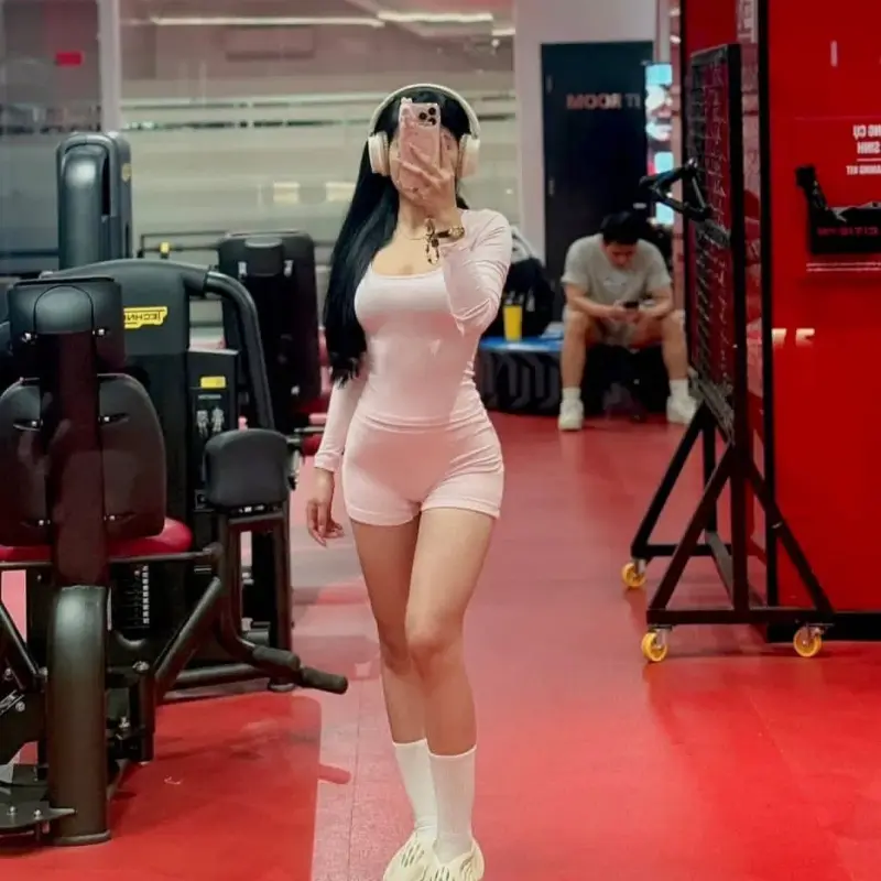 dubgutcue (18) female from US - sexting partner