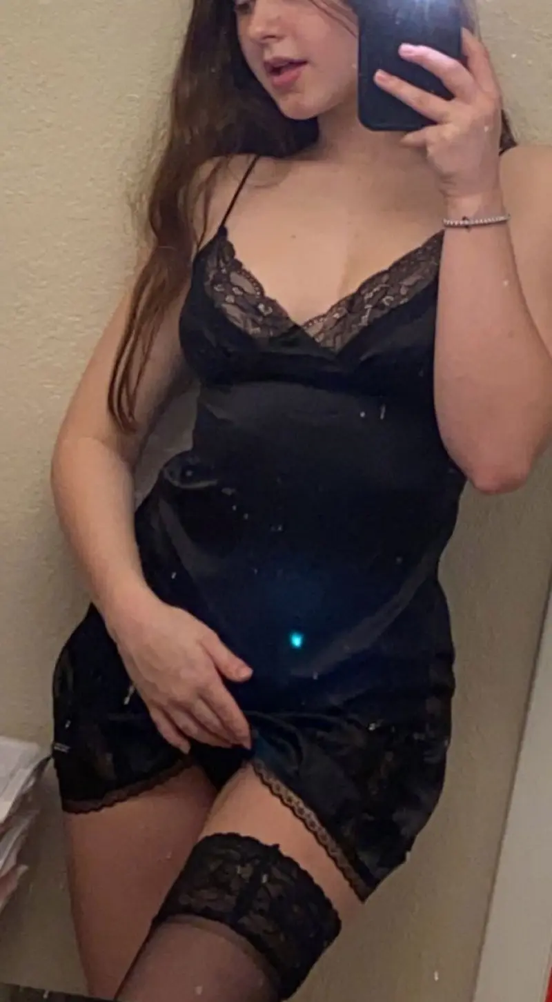 dumbkxg (18) female from US - sexting partner