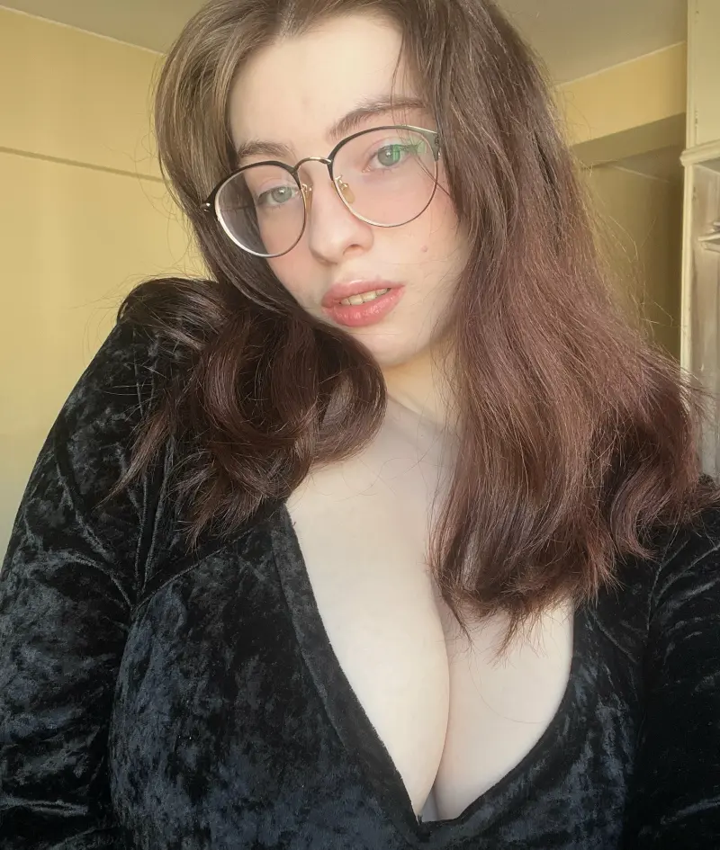 dxnuyw (18) female from US - sexting partner