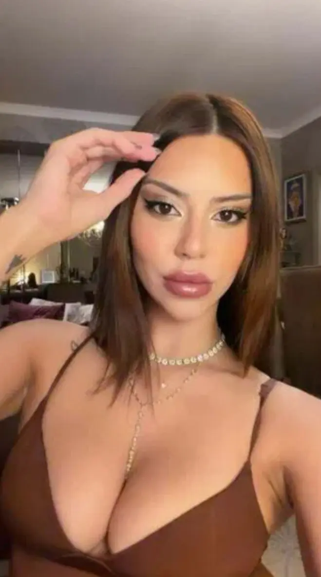 edvqxhpi (18) female from GB - sexting partner