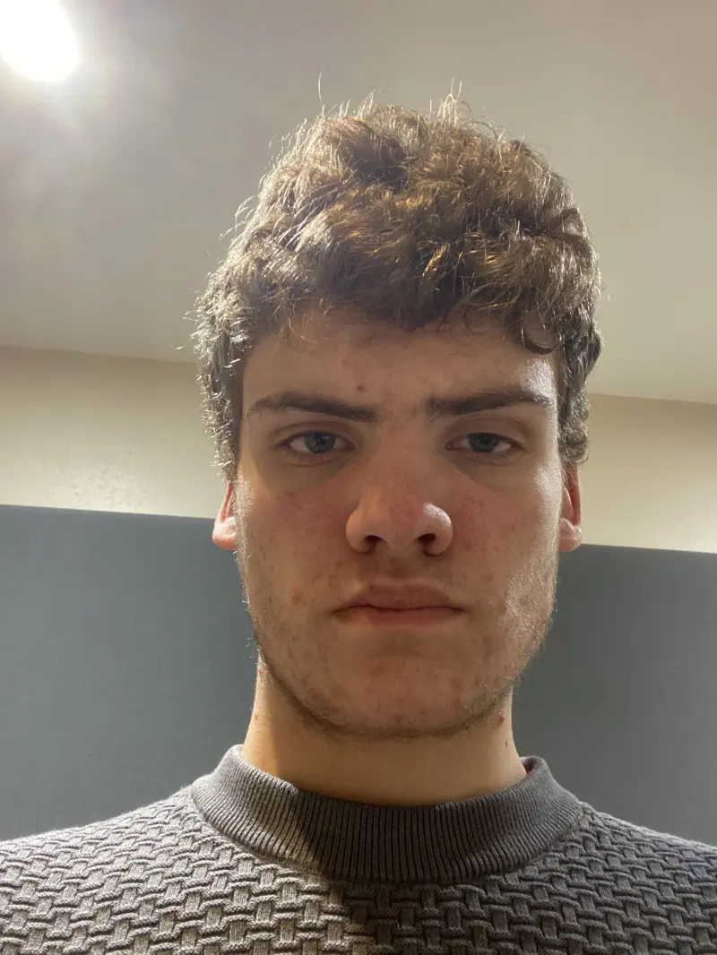 edw89657 (18) male from GB - sexting partner