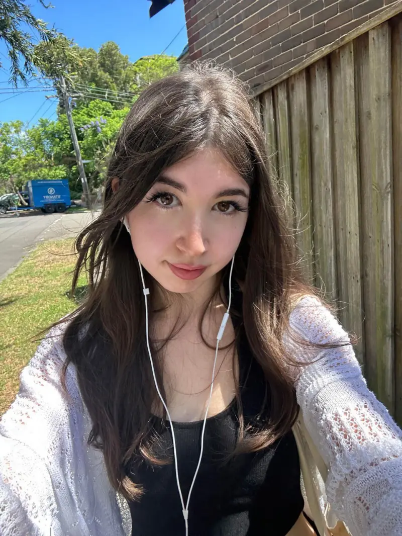 emmammm936 (21) female from US - sexting partner