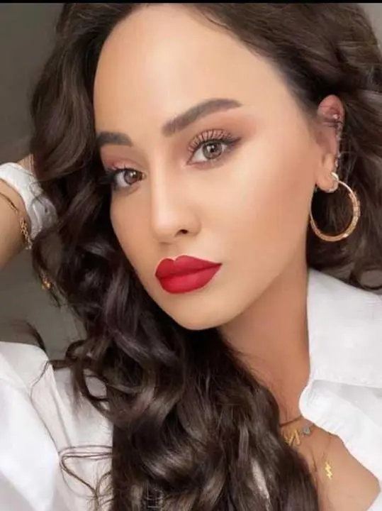 epokeo (26) female from CA - sexting partner