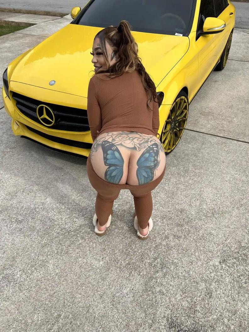 eraaimno (18) female from US - sexting partner