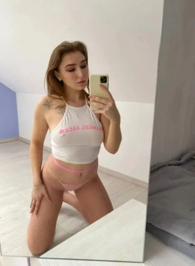 fadivak (18) female from US - sexting partner