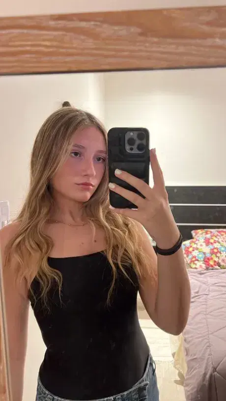 fagag75432 (18) female from CA - sexting partner