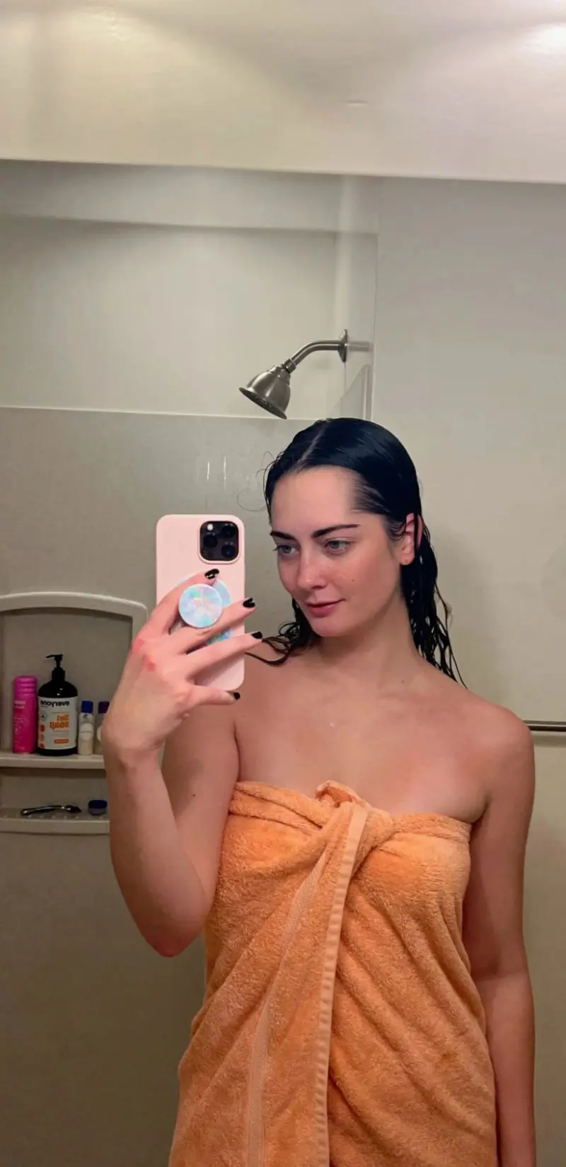 fdvwypf (22) female from US - sexting partner