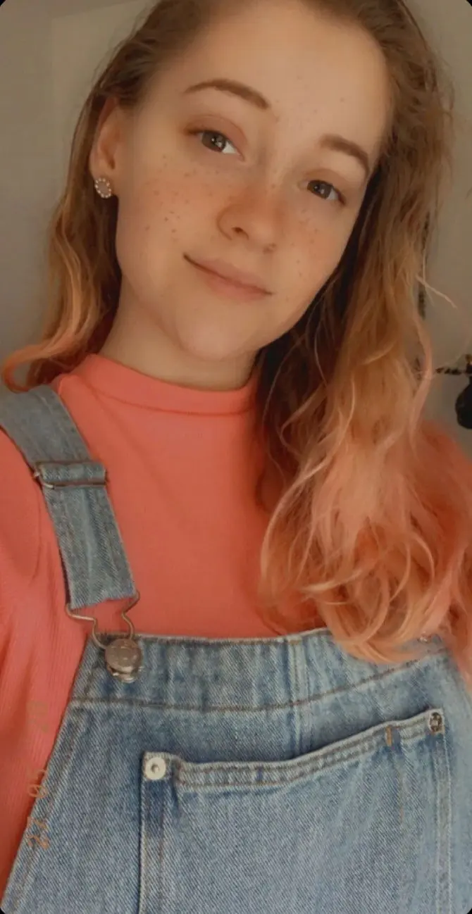 fekerip (18) female from GB - sexting partner