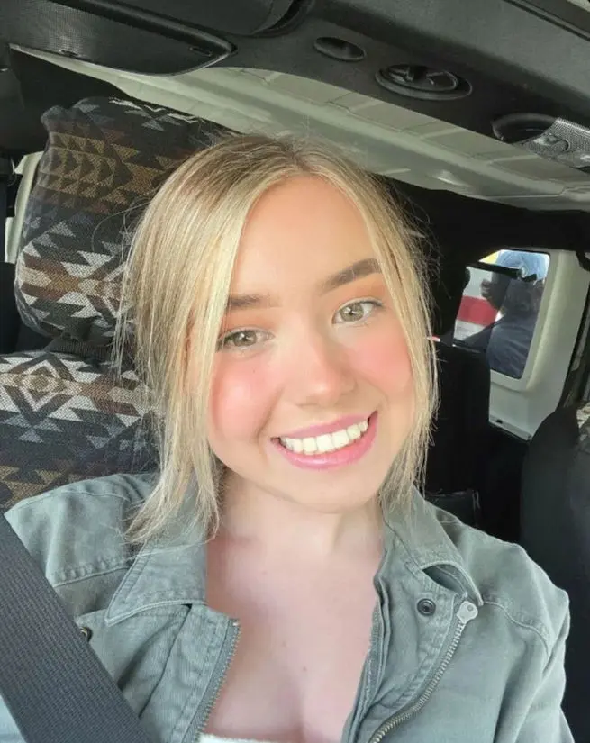 fikakaty (18) female from GB - sexting partner