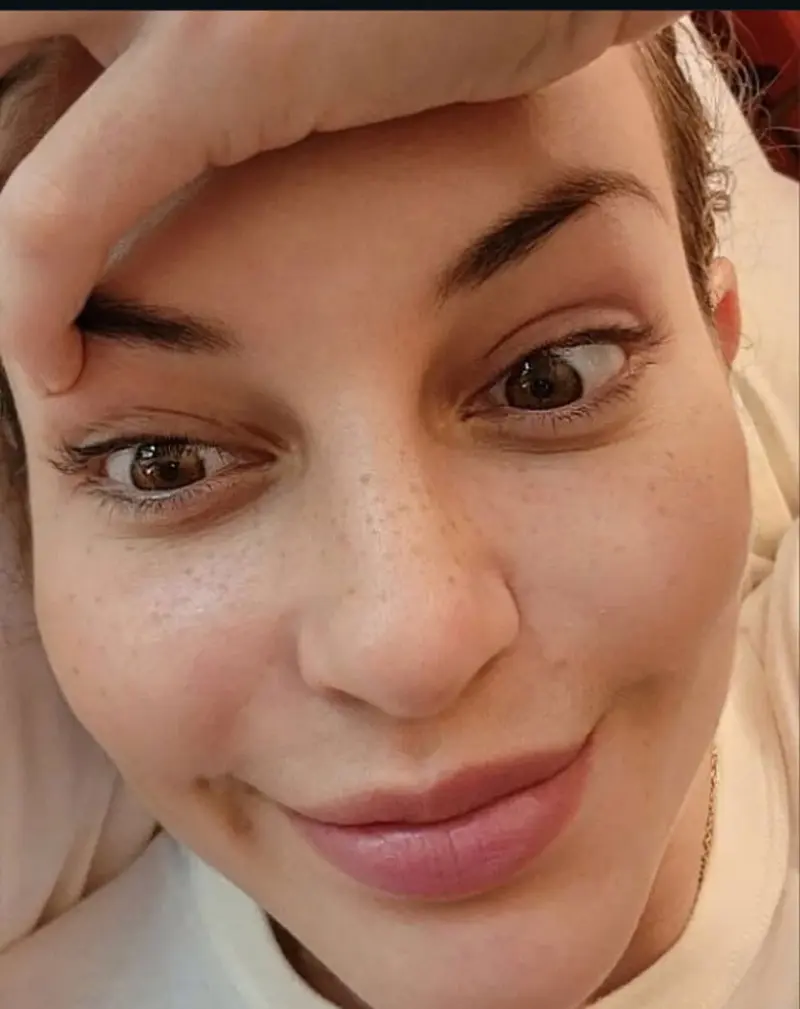 firalel (22) female from US - sexting partner