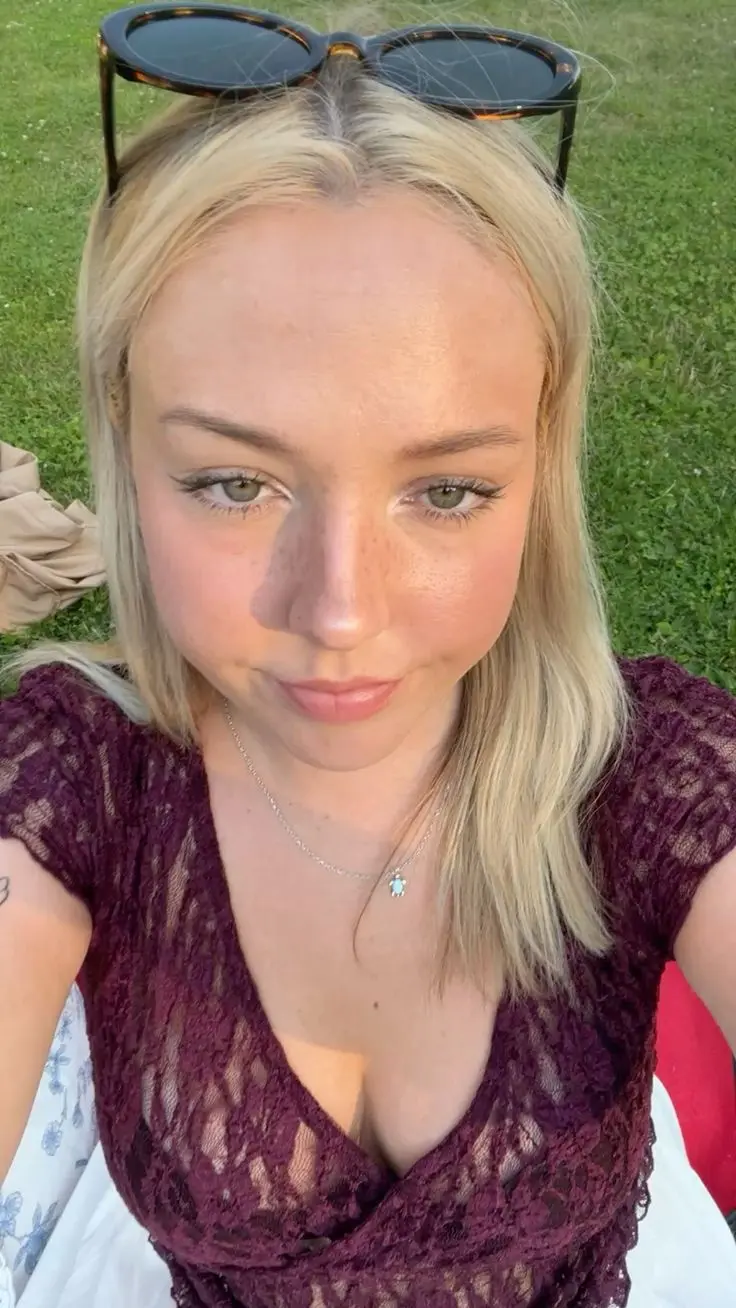 fiwitek525 (18) female from GB - sexting partner