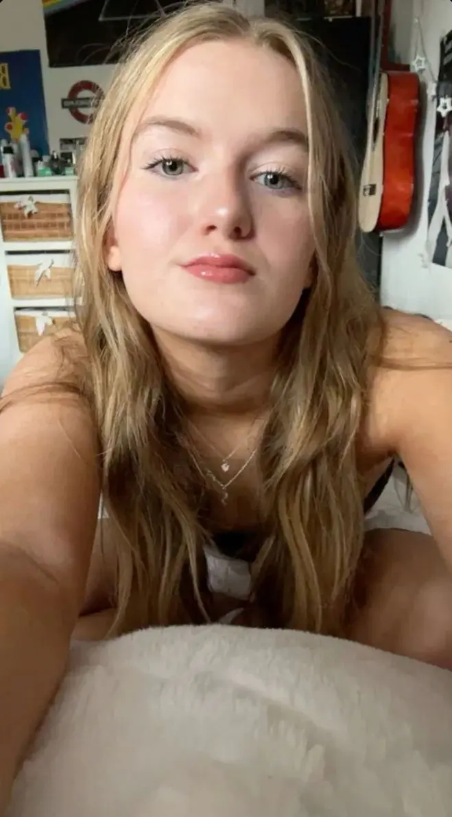 fiyamaf (22) female from US - sexting partner