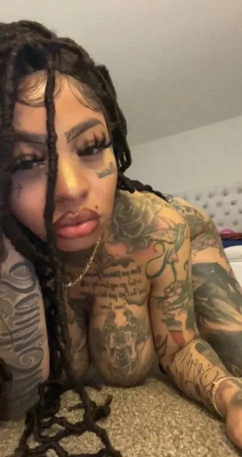 fogfat746 (18) female from US - sexting partner