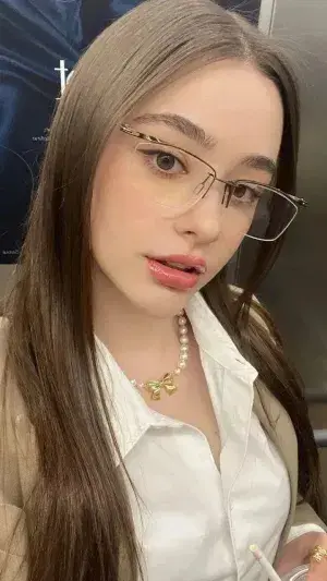 fomihoj394 (25) female from US - sexting partner