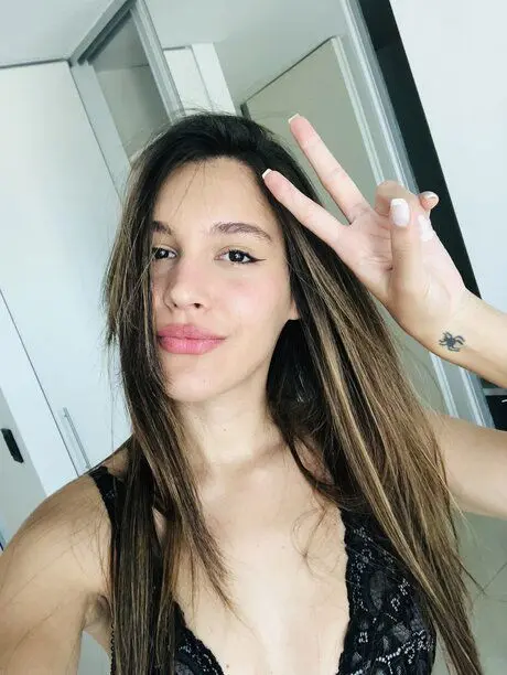 forere9562 (25) female from GB - sexting partner