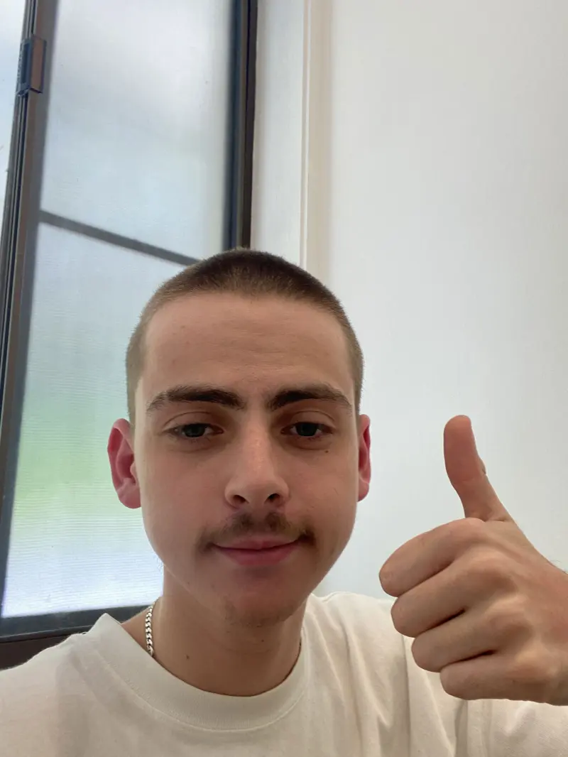 fras_rg (18) male from AU - sexting partner