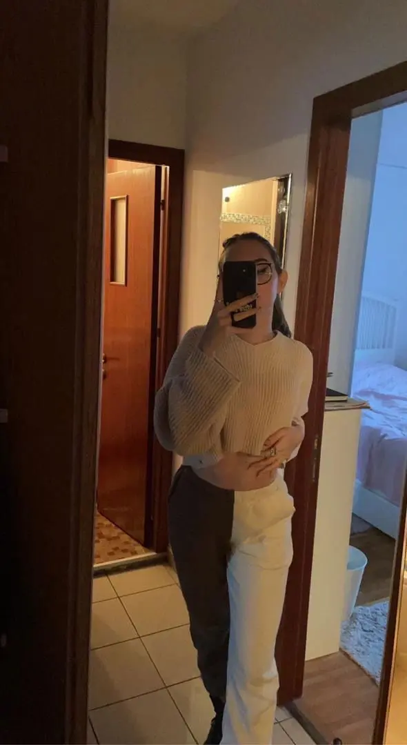 frickybabe44 (20) female from GB - sexting partner