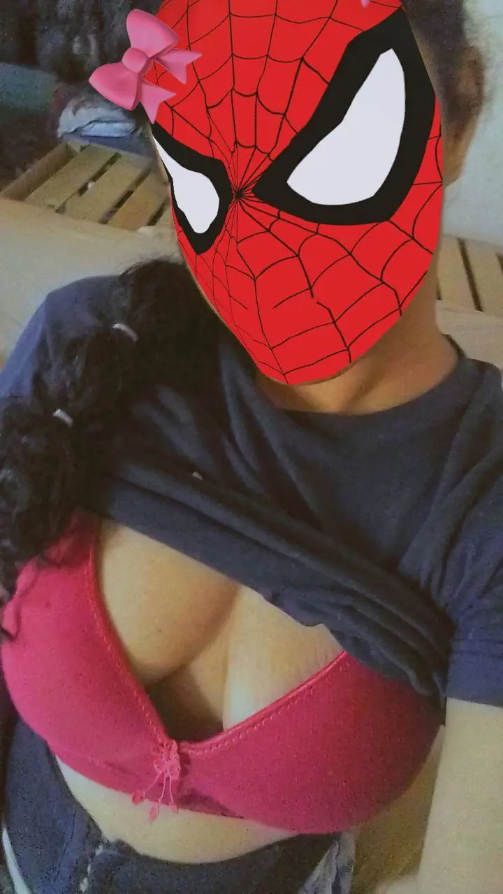 fvyp3lykxt (18) female from CH - sexting partner