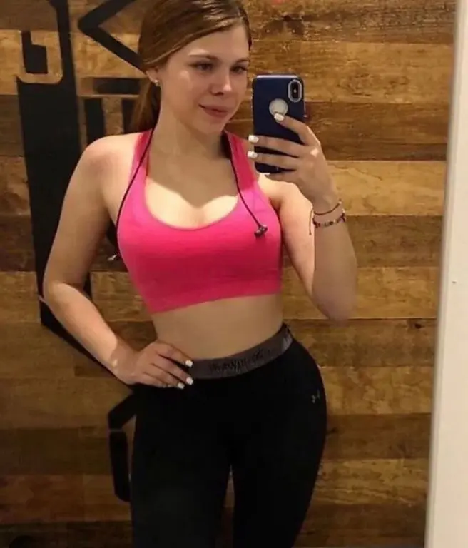 fykdjn (18) female from GB - sexting partner