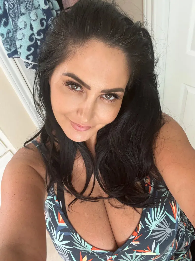 gabriella80 (18) female from US - sexting partner