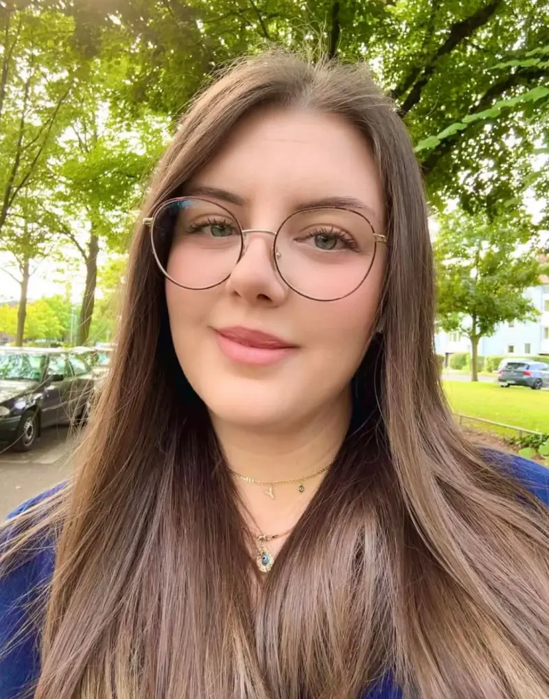 gahudigi (18) female from CA - sexting partner