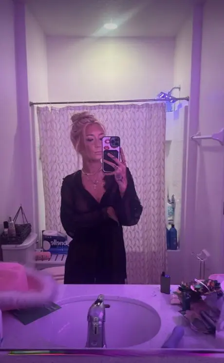 gakata2004 (18) female from US - sexting partner