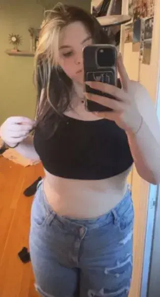 gamomib448 (24) female from CH - sexting partner