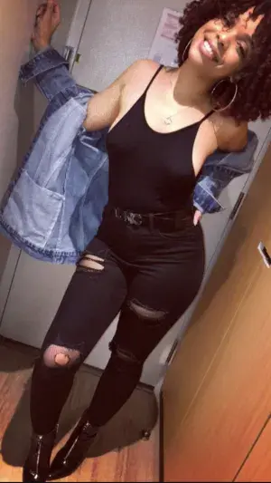 gatealexis (31) female from US - sexting partner