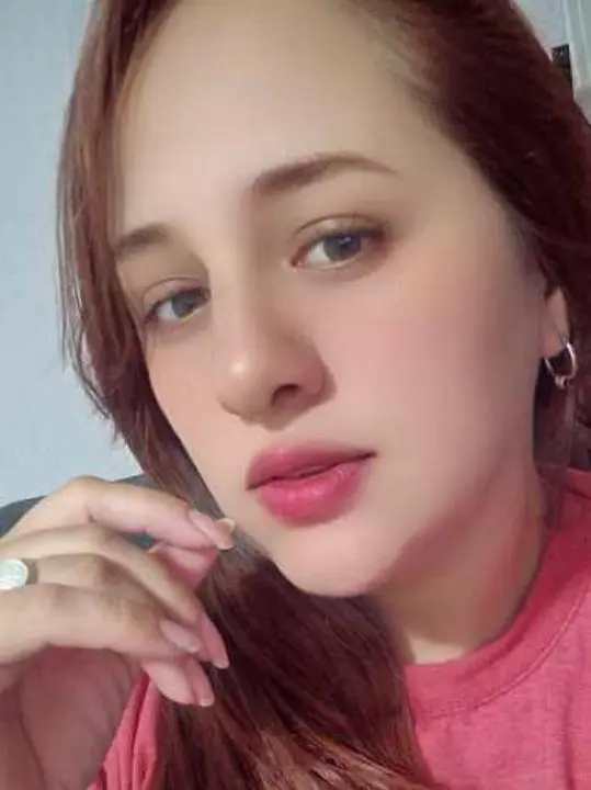 gaugai (18) female from US - sexting partner