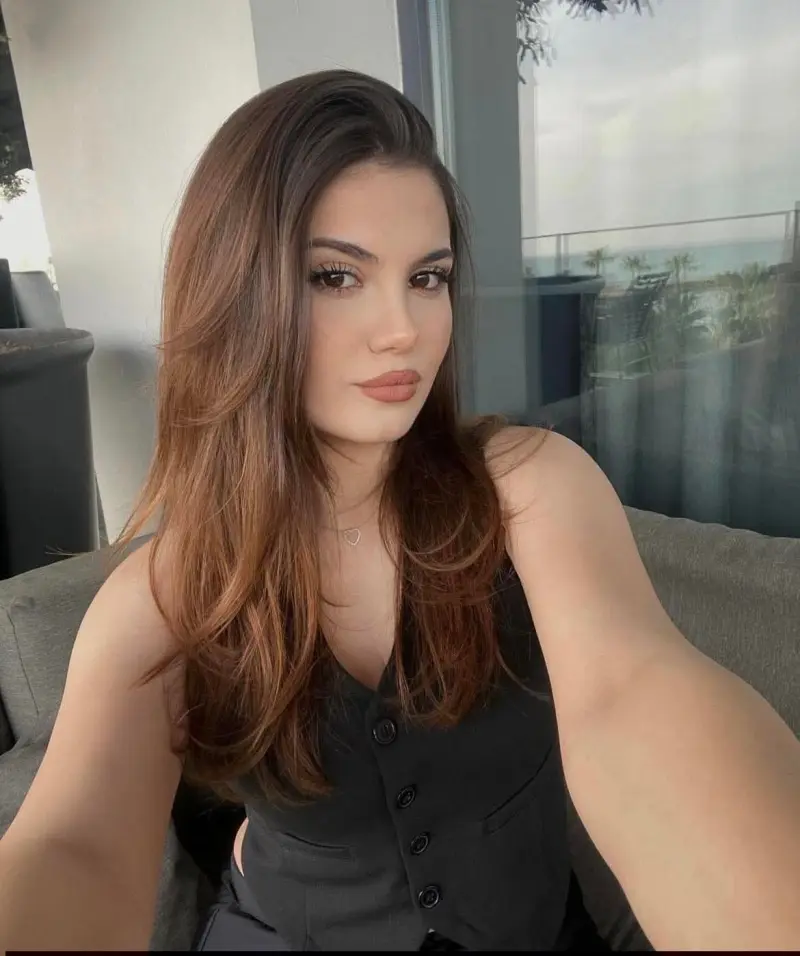 gaweyor557 (18) female from CH - sexting partner