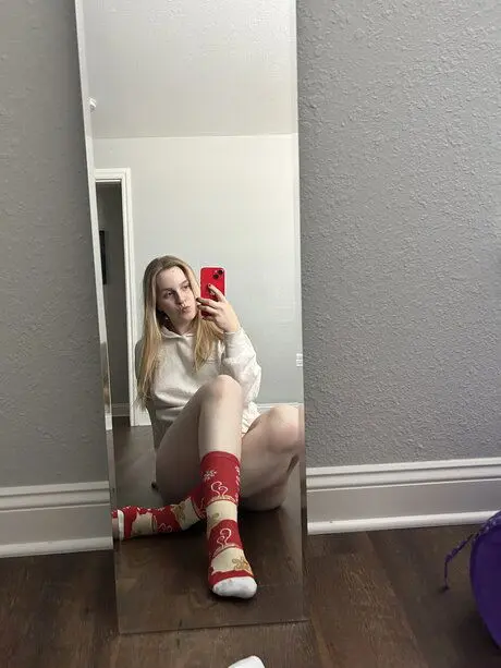 gaxetor862 (18) female from US - sexting partner