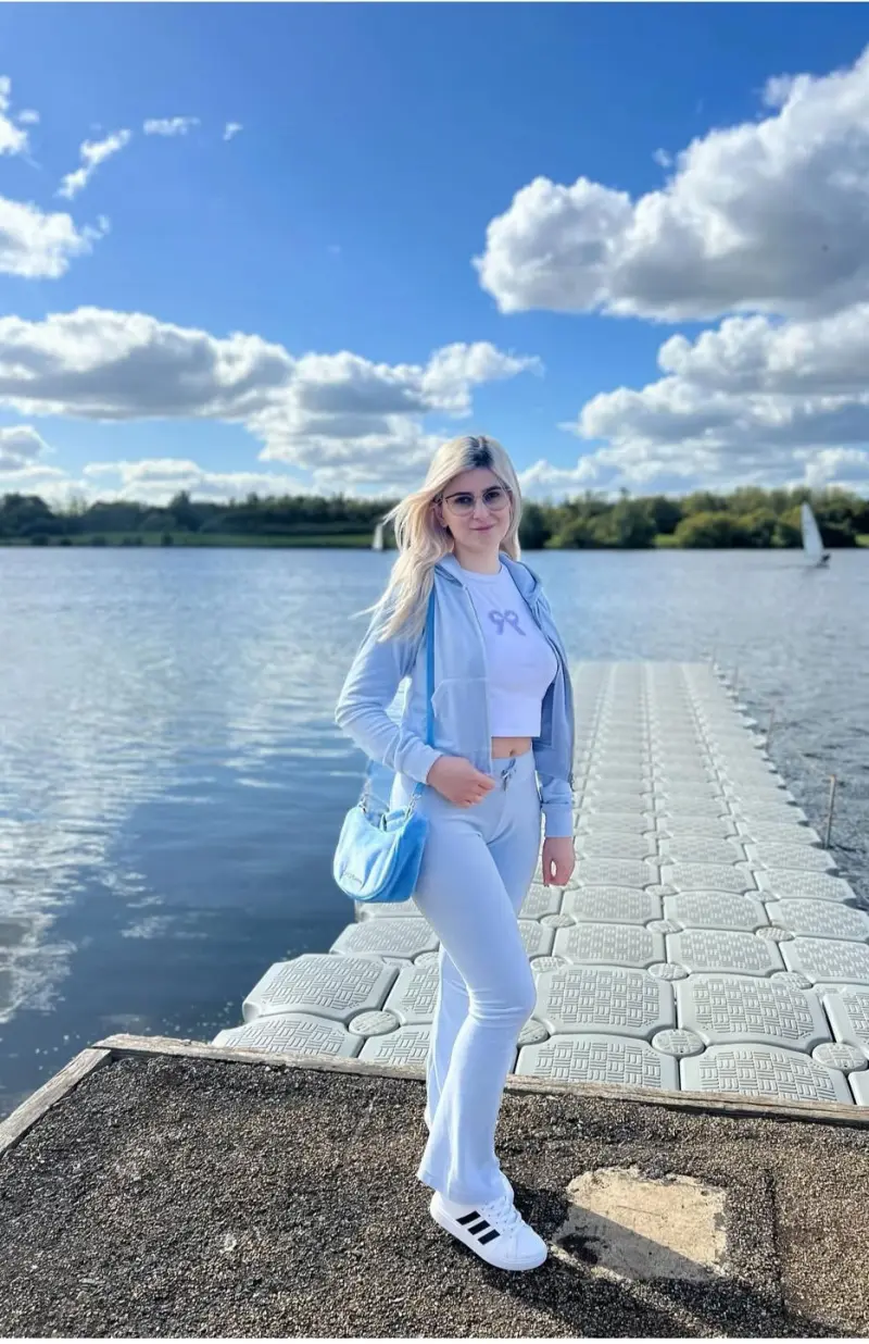 gedebj (22) female from US - sexting partner