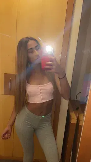 gefama5033 (21) female from GB - sexting partner