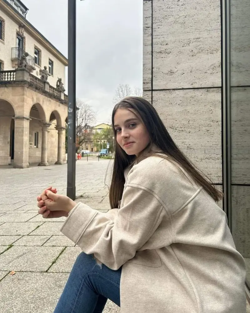 gejihohgf (18) female from DE - sexting partner