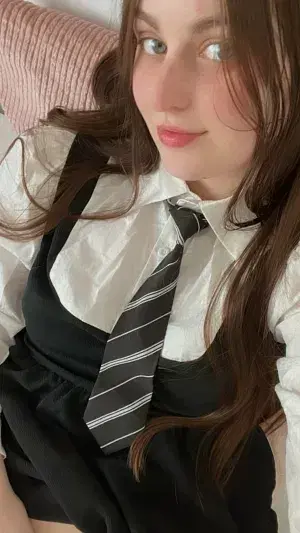 gejope1918 (18) female from US - sexting partner