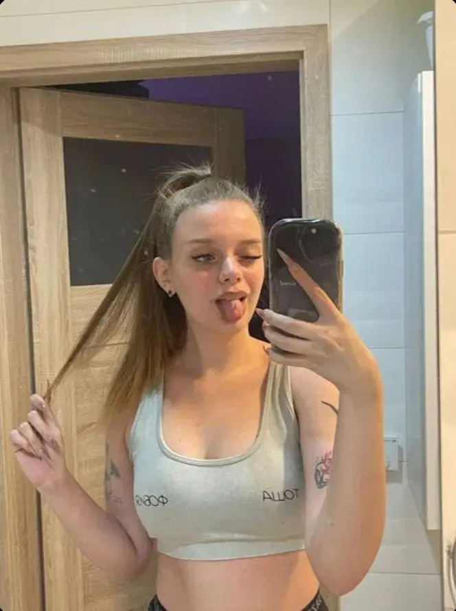gilevahi (18) female from US - sexting partner