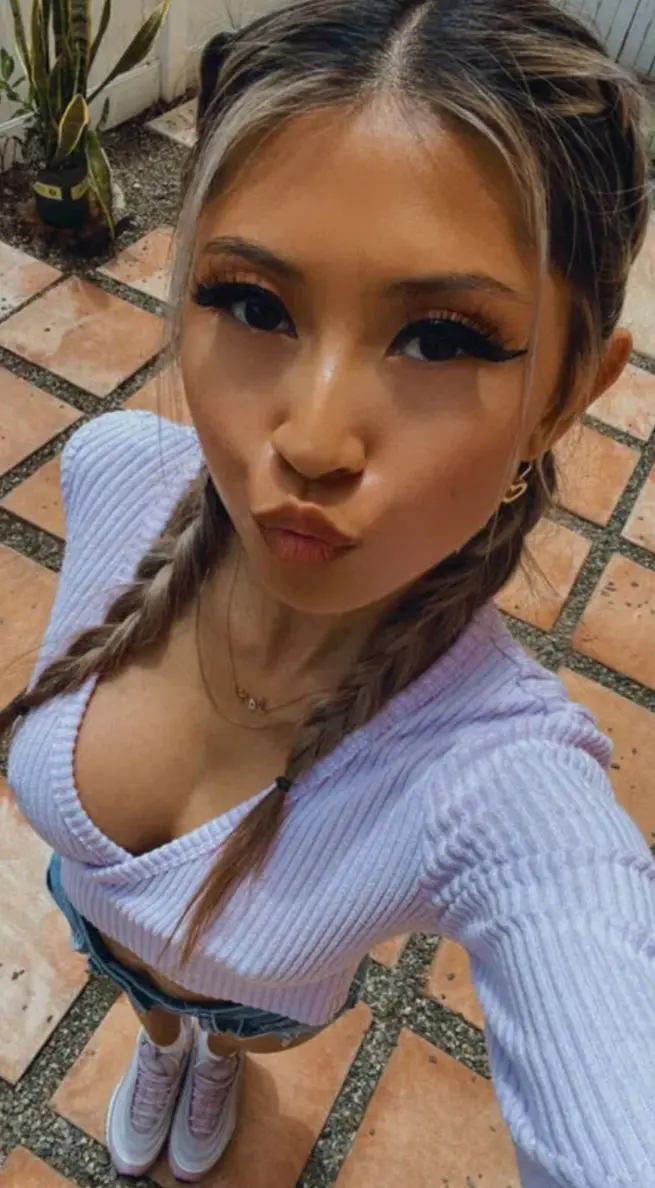 gipamu (18) female from US - sexting partner