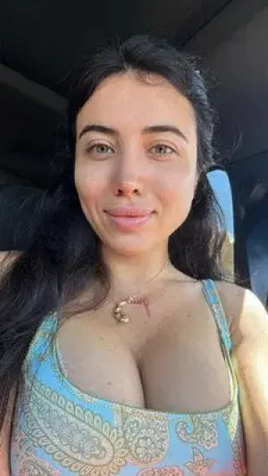 gitekew617 (22) female from US - sexting partner