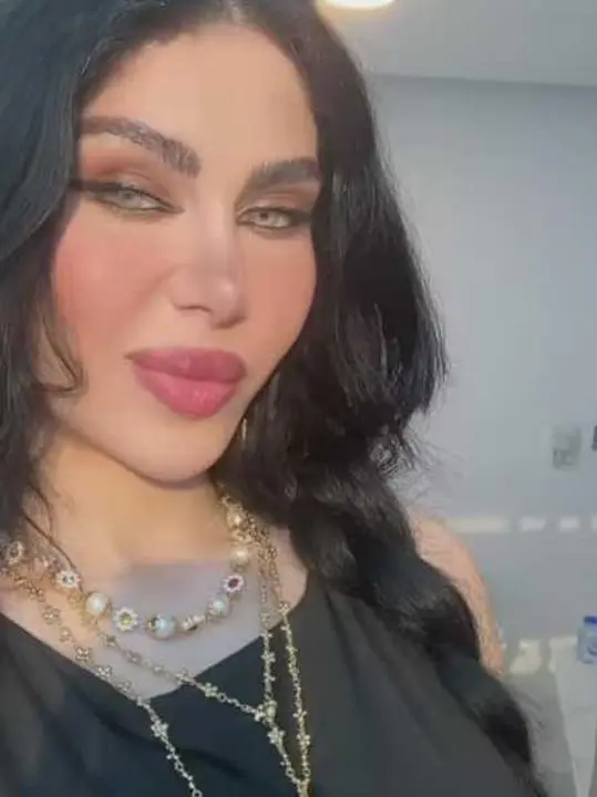 giwipo (18) female from GB - sexting partner