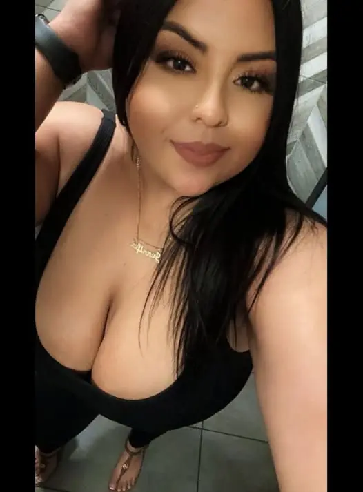 gohiraj220 (22) female from AE - sexting partner