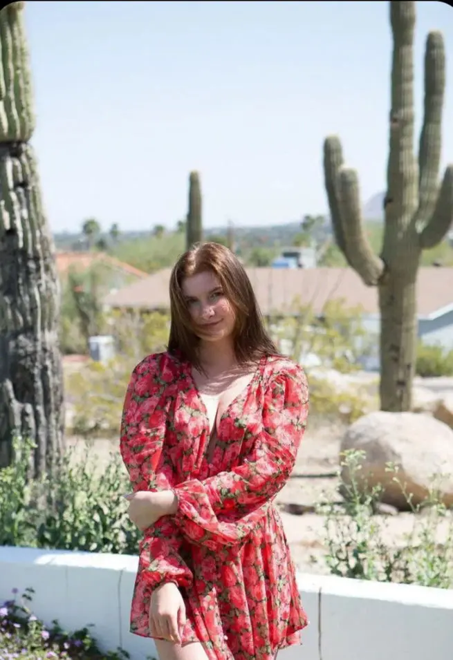 gomeno (18) female from GB - sexting partner