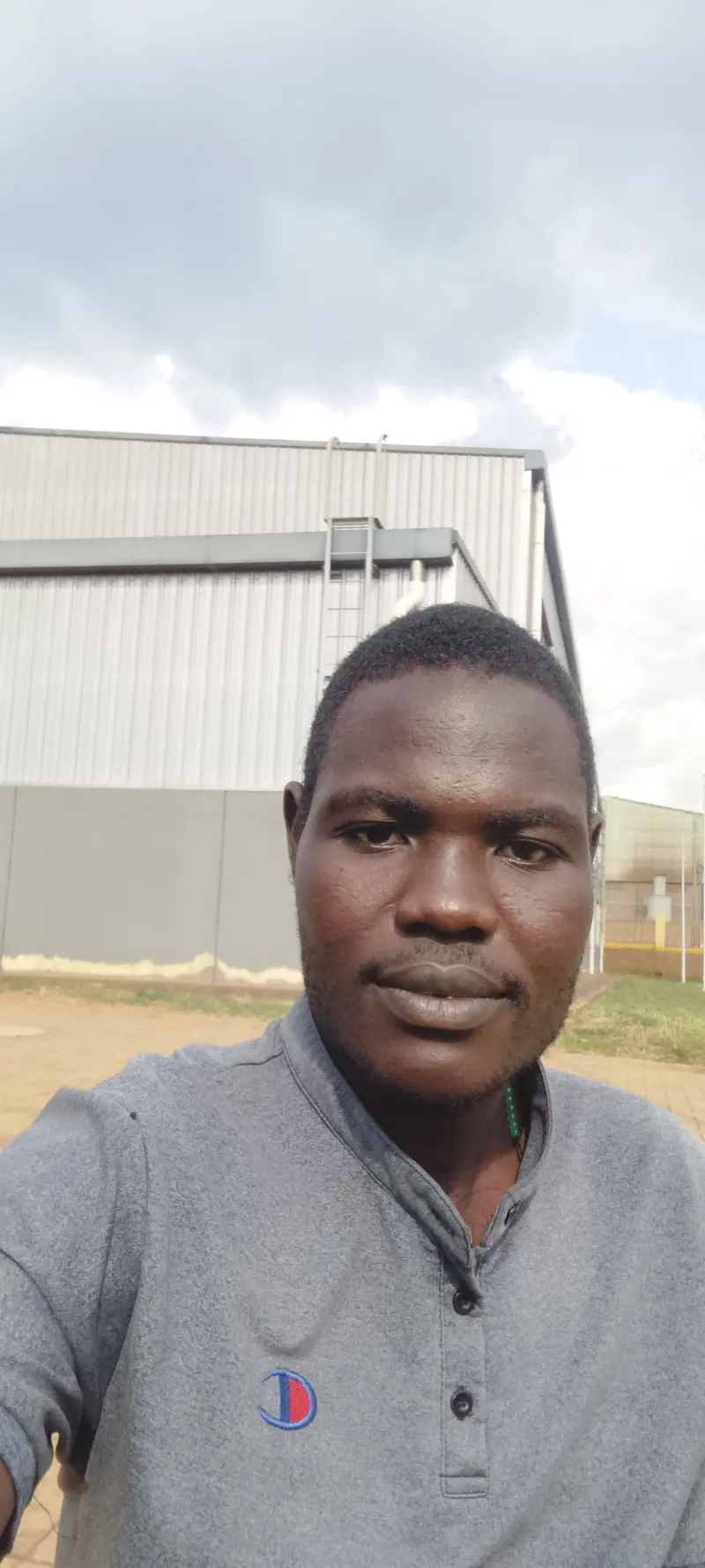 gomoding95 (18) male from UG - sexting partner