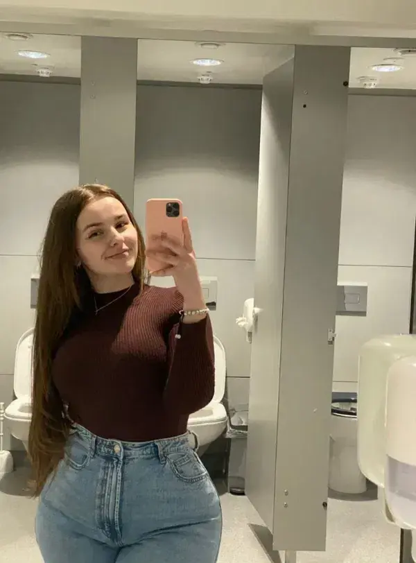 gotot68679 (22) female from US - sexting partner