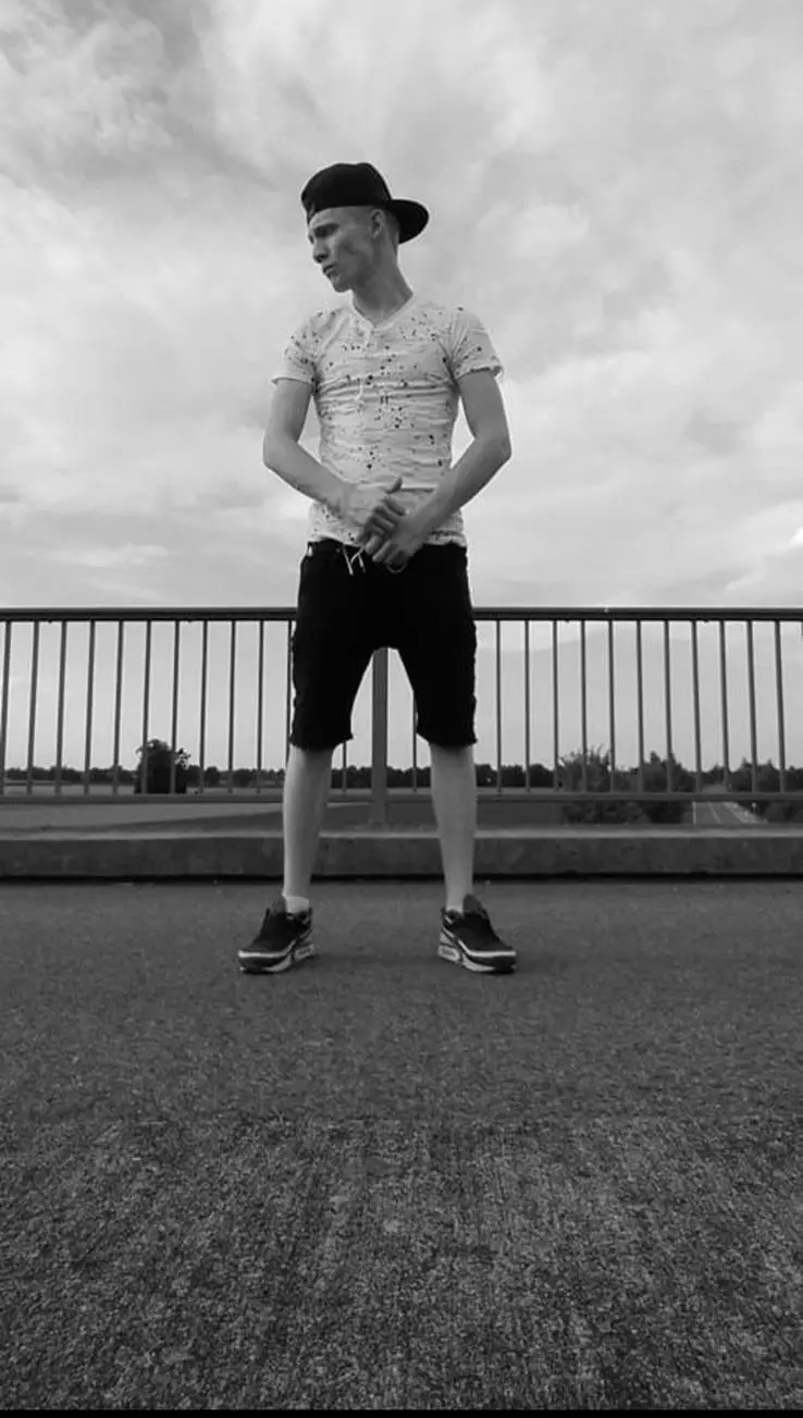 gudatsteffi326 (31) male from DE - sexting partner