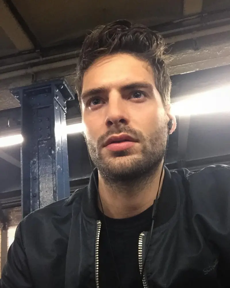 gusjohn007 (18) male from US - sexting partner