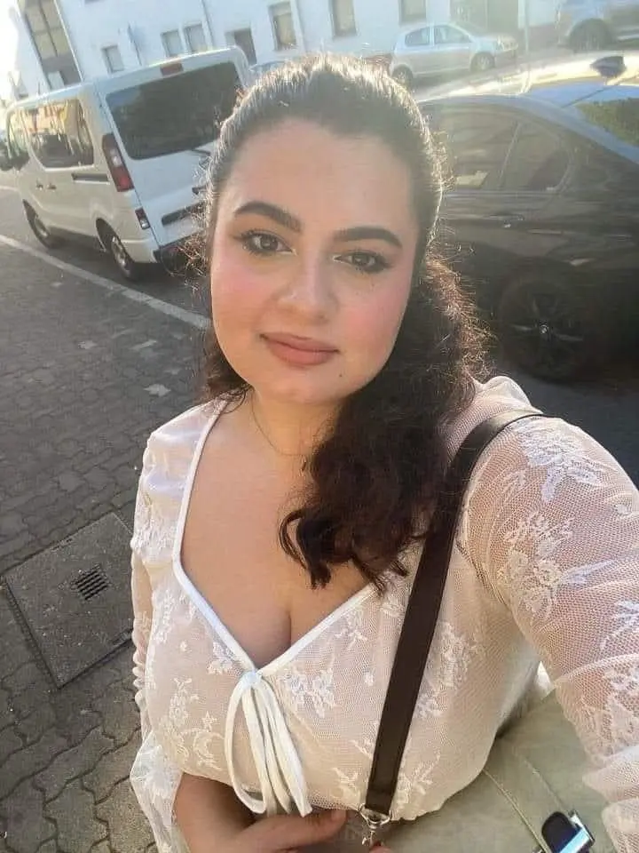 gxsbtwy (23) female from AU - sexting partner